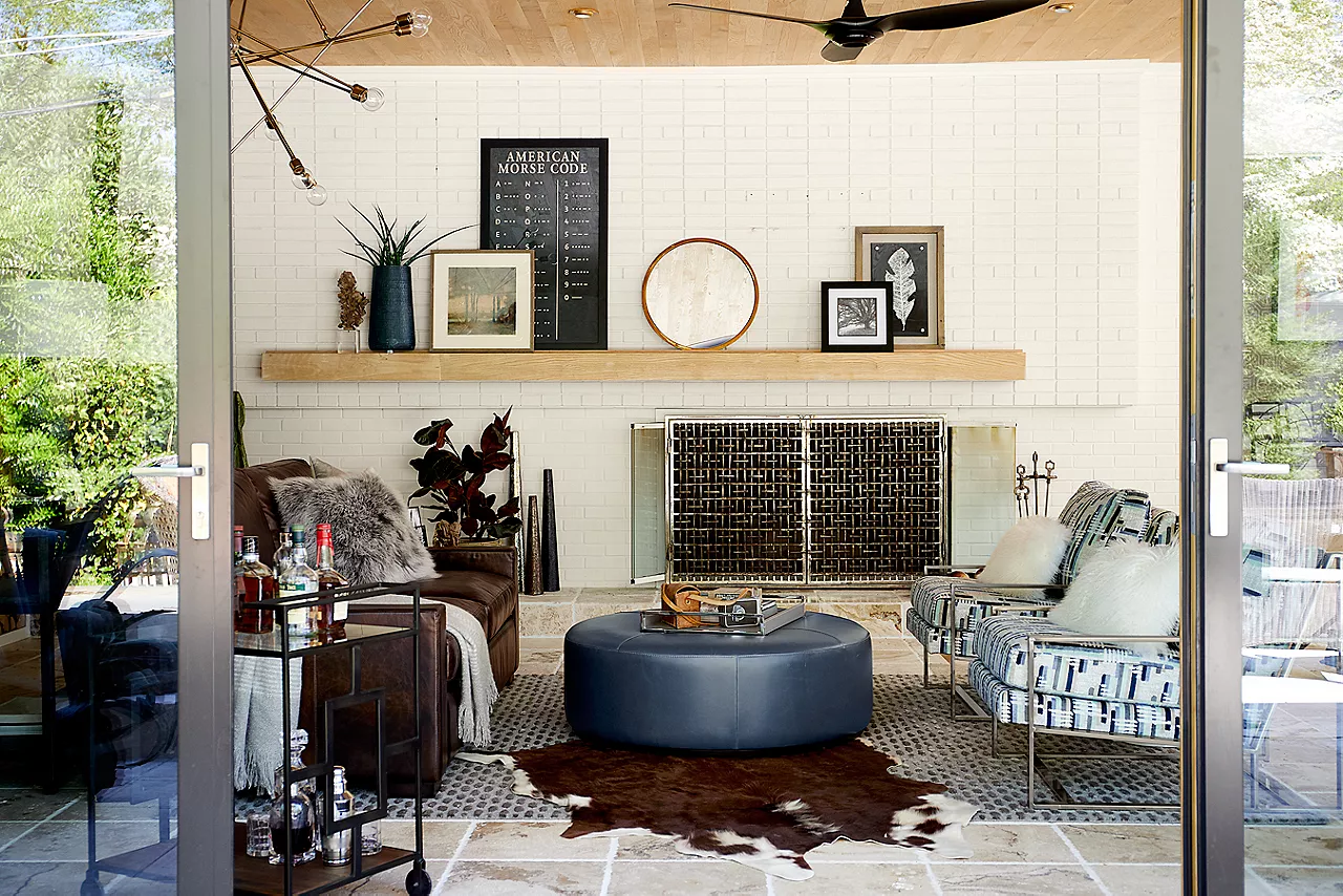 Living room scene featuring Mason sofa with track arms